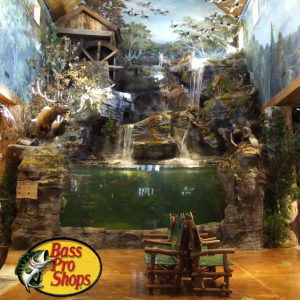 Bass Pro Shops – Aquarium and Fish Feeding
