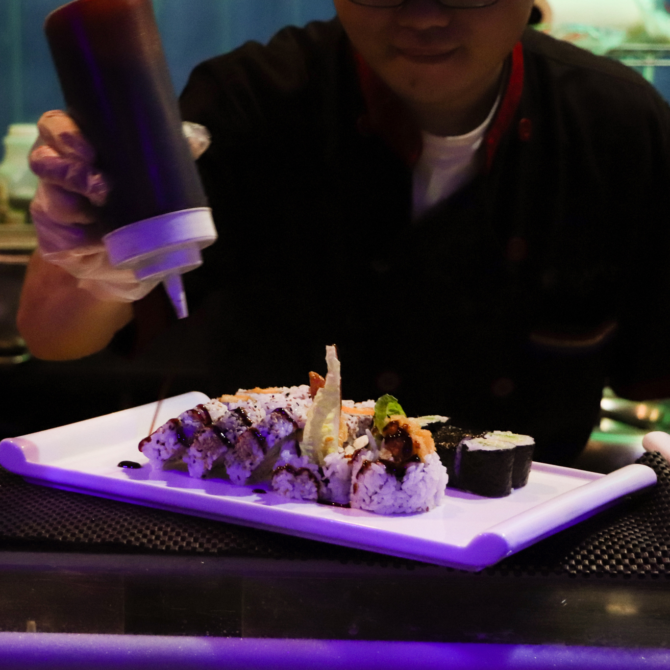 Saga sushi plating